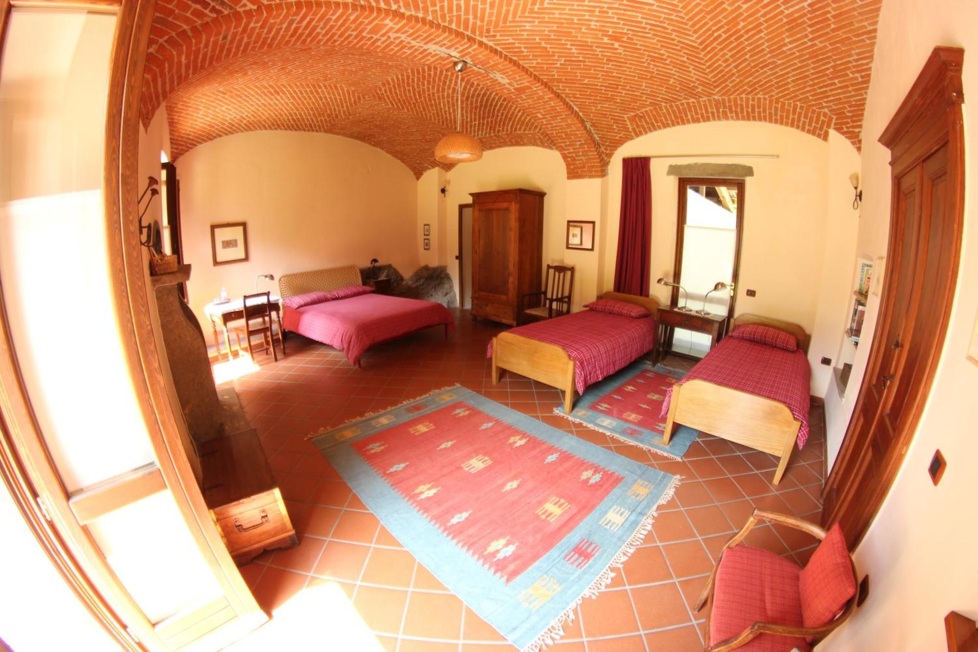 B&B Cascina Moncrava Ивреа Стая снимка