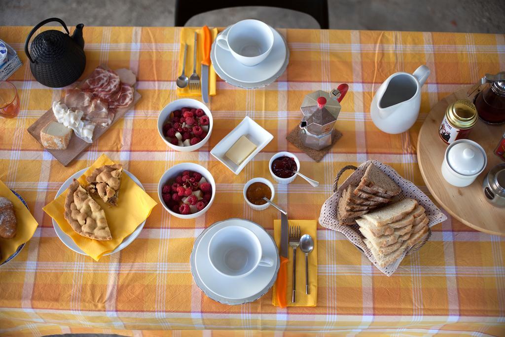 B&B Cascina Moncrava Ивреа Екстериор снимка