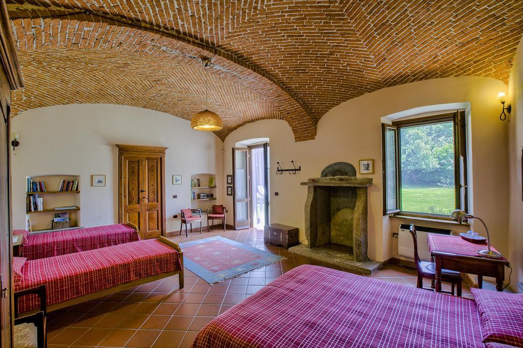 B&B Cascina Moncrava Ивреа Стая снимка